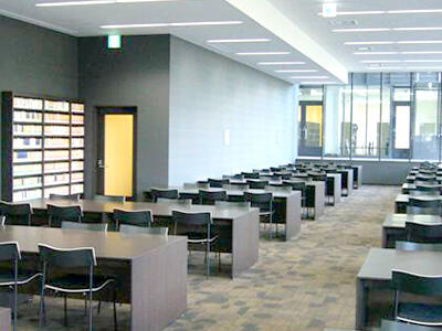 閲覧座席の画像